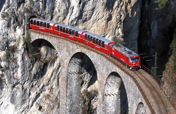 Швейцарский поезд